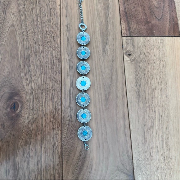 Round Turquoise Color Bracelet - Picture 3 of 4